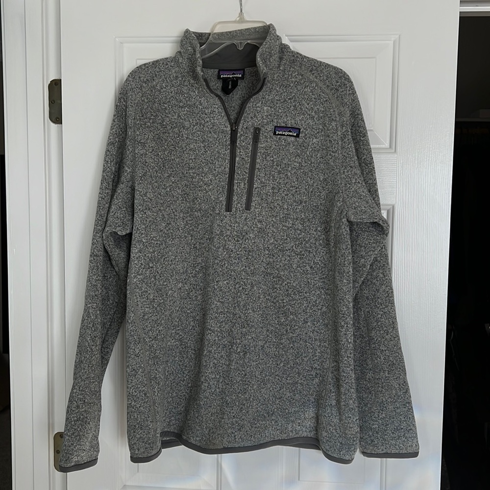 Men’s Patagonian Gray Pull Over size Large